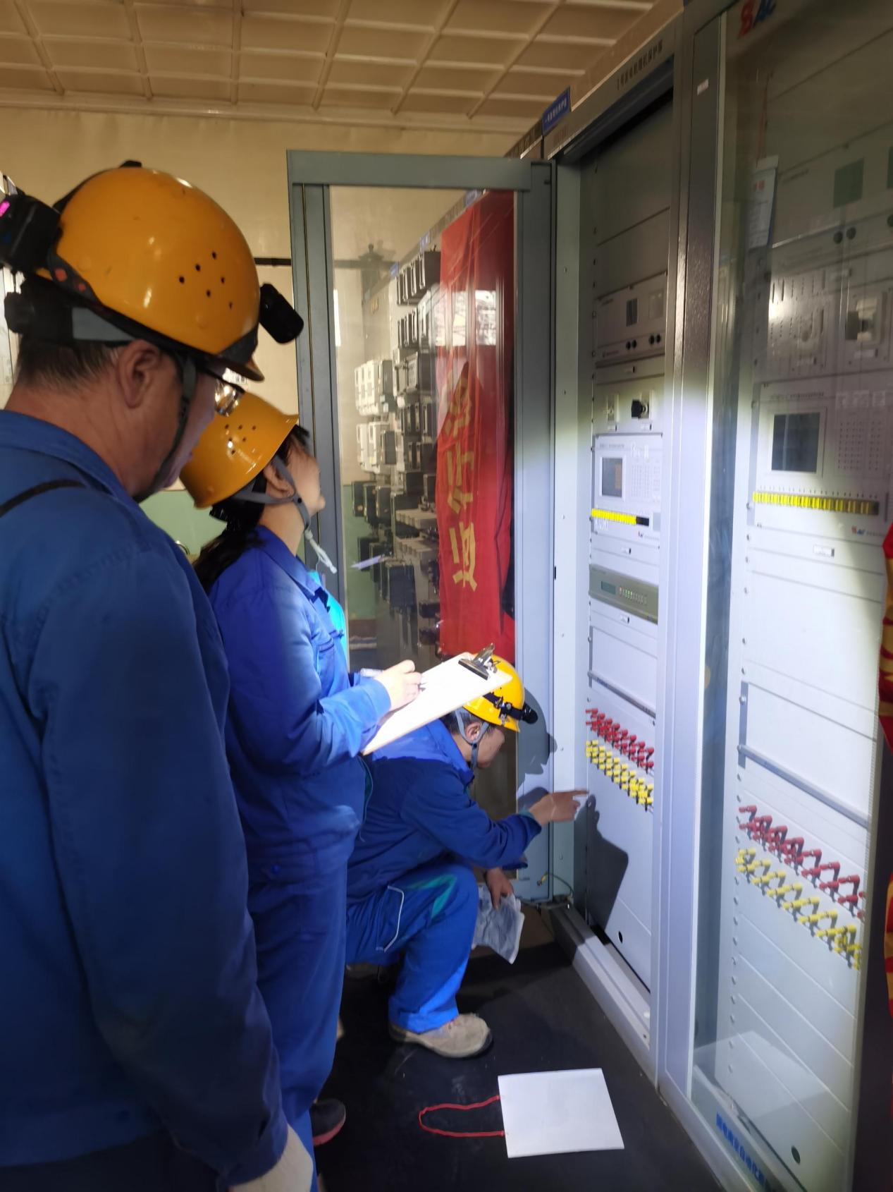 這個“五一” 他們很忙 這個“五一” 他們很忙