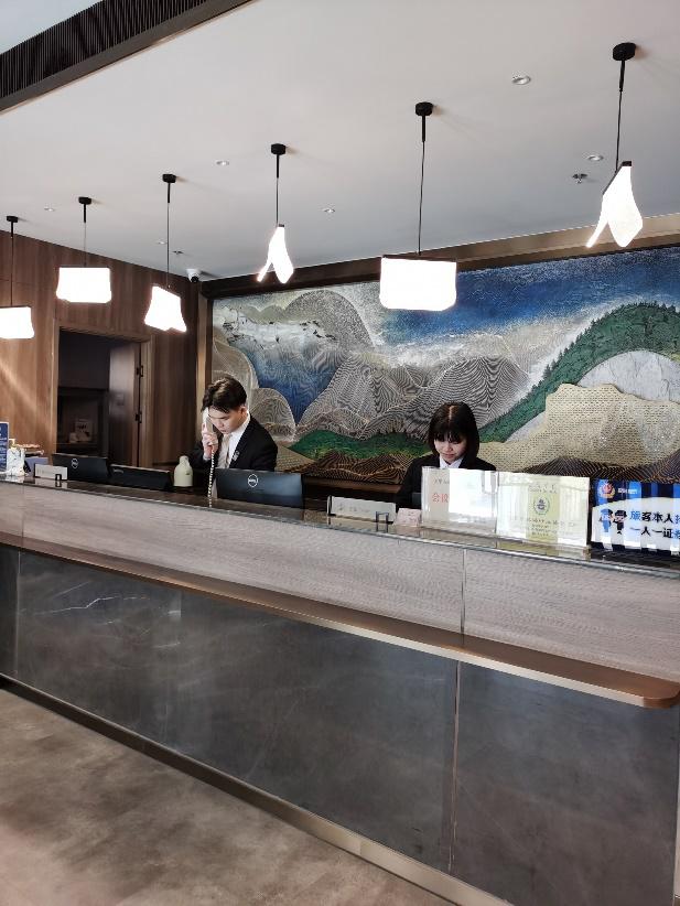 這個“五一” 他們很忙 這個“五一” 他們很忙