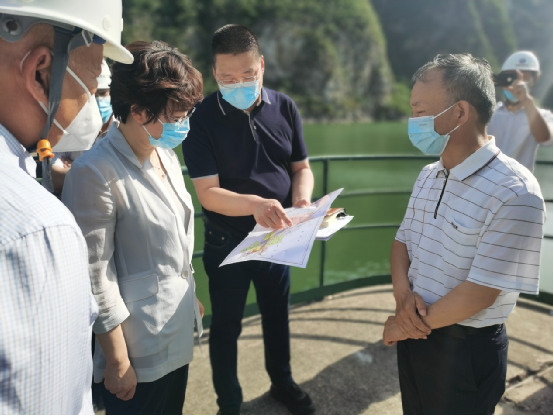 門頭溝區(qū)委書記金暉到落坡嶺大壩檢查指導(dǎo)防汛工作 門頭溝區(qū)委書記金暉到落坡嶺大壩檢查指導(dǎo)防汛工作