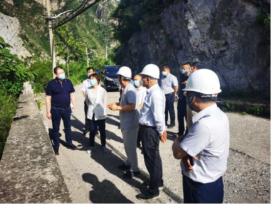 門頭溝區(qū)委書記金暉到落坡嶺大壩檢查指導(dǎo)防汛工作 門頭溝區(qū)委書記金暉到落坡嶺大壩檢查指導(dǎo)防汛工作