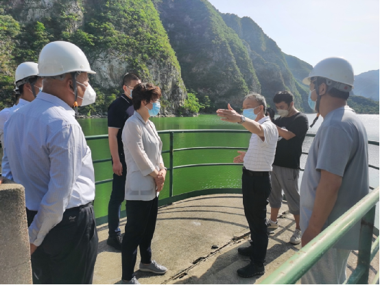 門頭溝區(qū)委書記金暉到落坡嶺大壩檢查指導(dǎo)防汛工作 門頭溝區(qū)委書記金暉到落坡嶺大壩檢查指導(dǎo)防汛工作