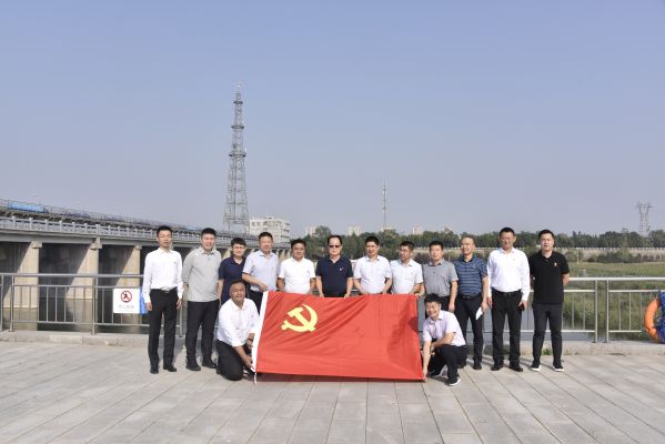 黨建共創(chuàng) 隊伍共育 資源共享 業(yè)務(wù)共促 永定河投資公司與國研智庫開展黨日共建活動 黨建共創(chuàng) 隊伍共育 資源共享 業(yè)務(wù)共促 永定河投資公司與國研智庫開展黨日共建活動