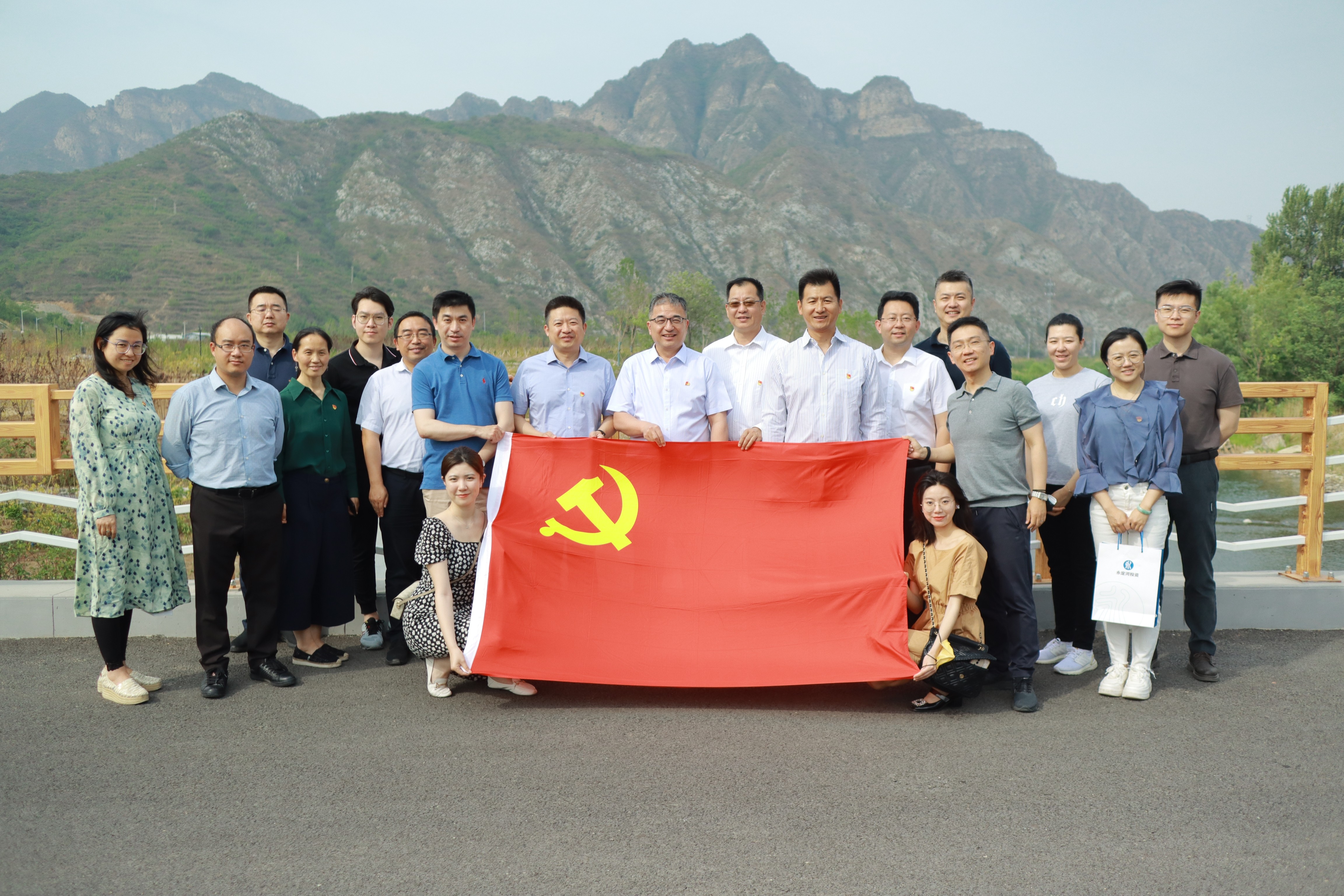以實(shí)干擔(dān)當(dāng)形成推動公司“兩個高質(zhì)量”發(fā)展的強(qiáng)大動力——公司各黨支部扎實(shí)開展學(xué)習(xí)貫徹習(xí)近平新時代中國特色社會主義思想主題教育 以實(shí)干擔(dān)當(dāng)形成推動公司“兩個高質(zhì)量”發(fā)展的強(qiáng)大動力——公司各黨支部扎實(shí)開展學(xué)習(xí)貫徹習(xí)近平新時代中國特色社會主義思想主題教育