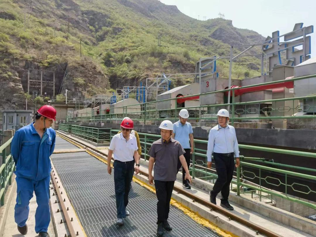 公司主要領(lǐng)導(dǎo)赴北京運營公司檢查高溫紅色預(yù)警防御措施落實情況 公司主要領(lǐng)導(dǎo)赴北京運營公司檢查高溫紅色預(yù)警防御措施落實情況