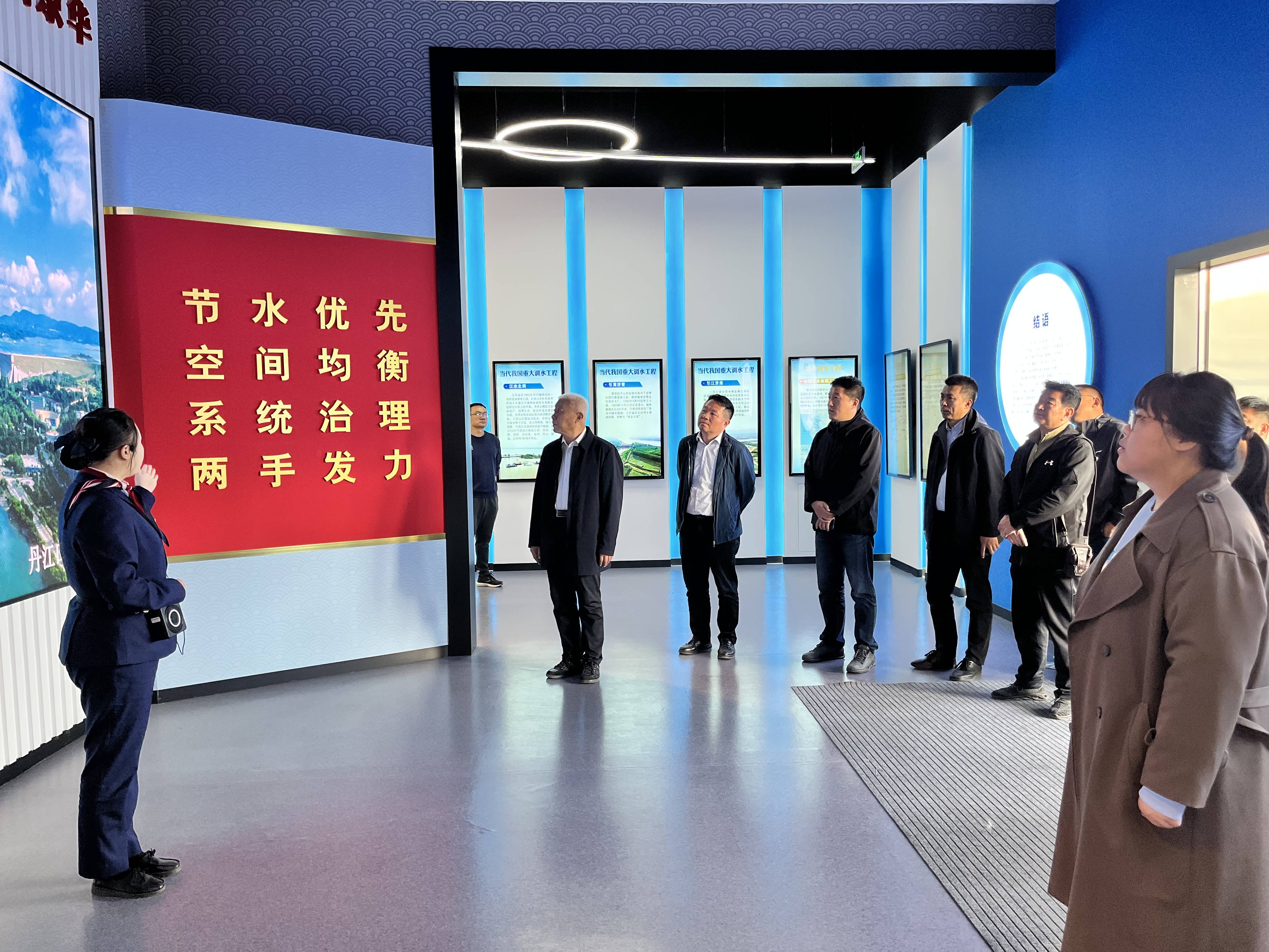 北京地區(qū)聯(lián)合黨支部到北京市南水北調(diào)團(tuán)城湖管理處開展主題黨日活動(dòng) 北京地區(qū)聯(lián)合黨支部到北京市南水北調(diào)團(tuán)城湖管理處開展主題黨日活動(dòng)