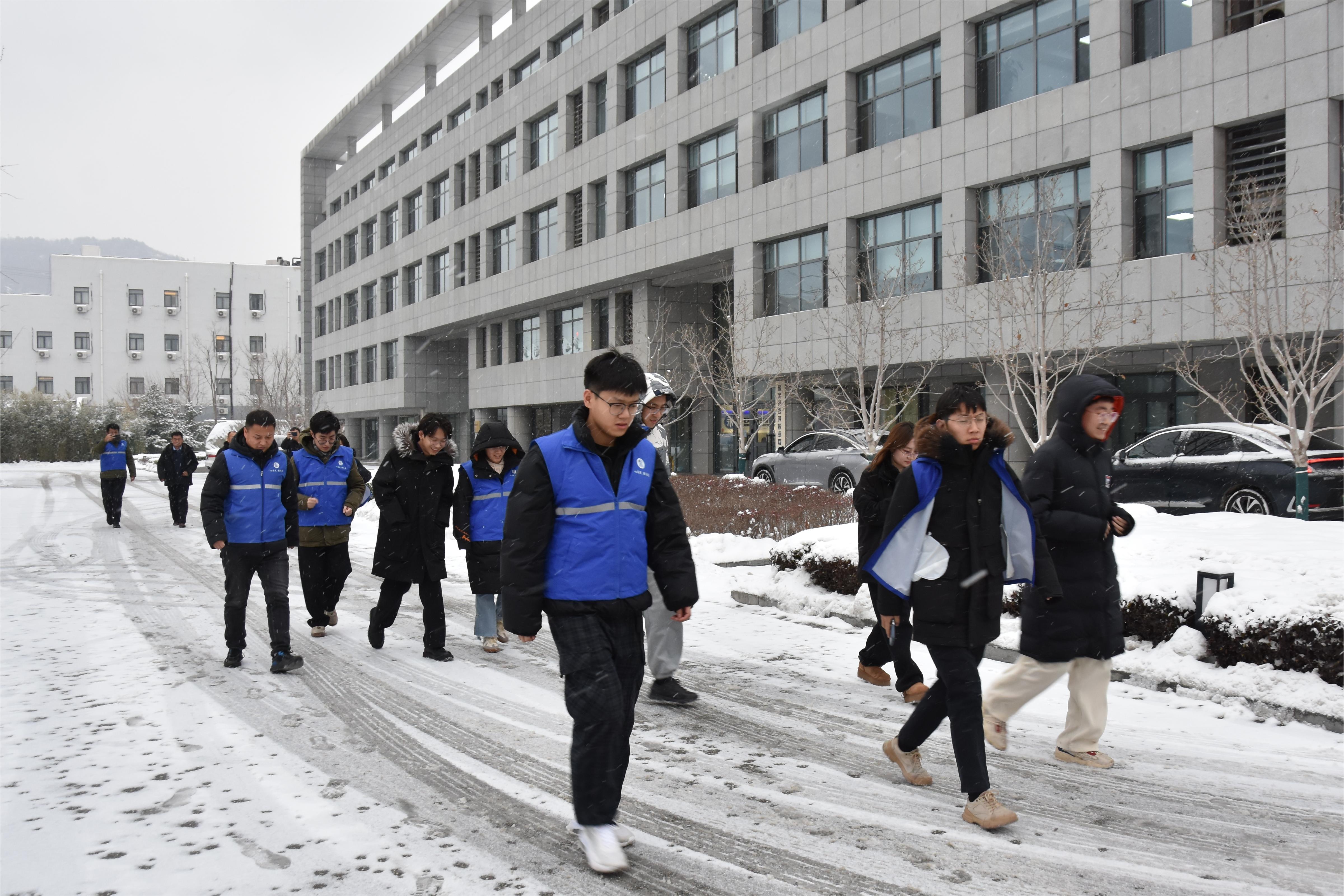 公司組織開展地震災害應對培訓及地震逃生演練 公司組織開展地震災害應對培訓及地震逃生演練